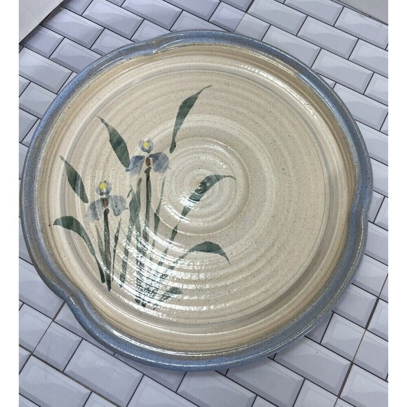 The Potters Gallery Pie Plate By Sue Taylor W/ Irises Modern Farmhouse - Picture 2 of 13